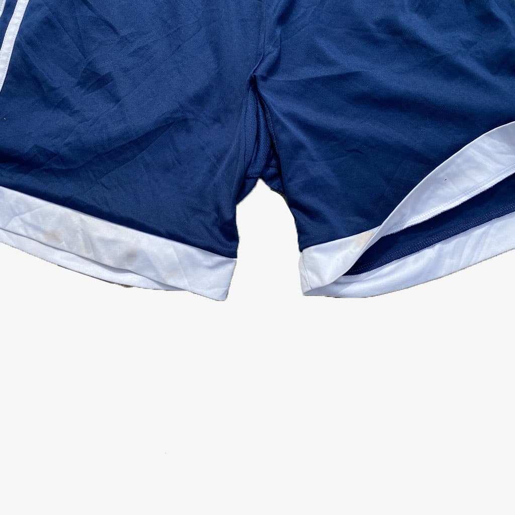 Vintage Adidas Sport Shorts M in dunkelblau | Vintage Online Shop www.unique-resale.com