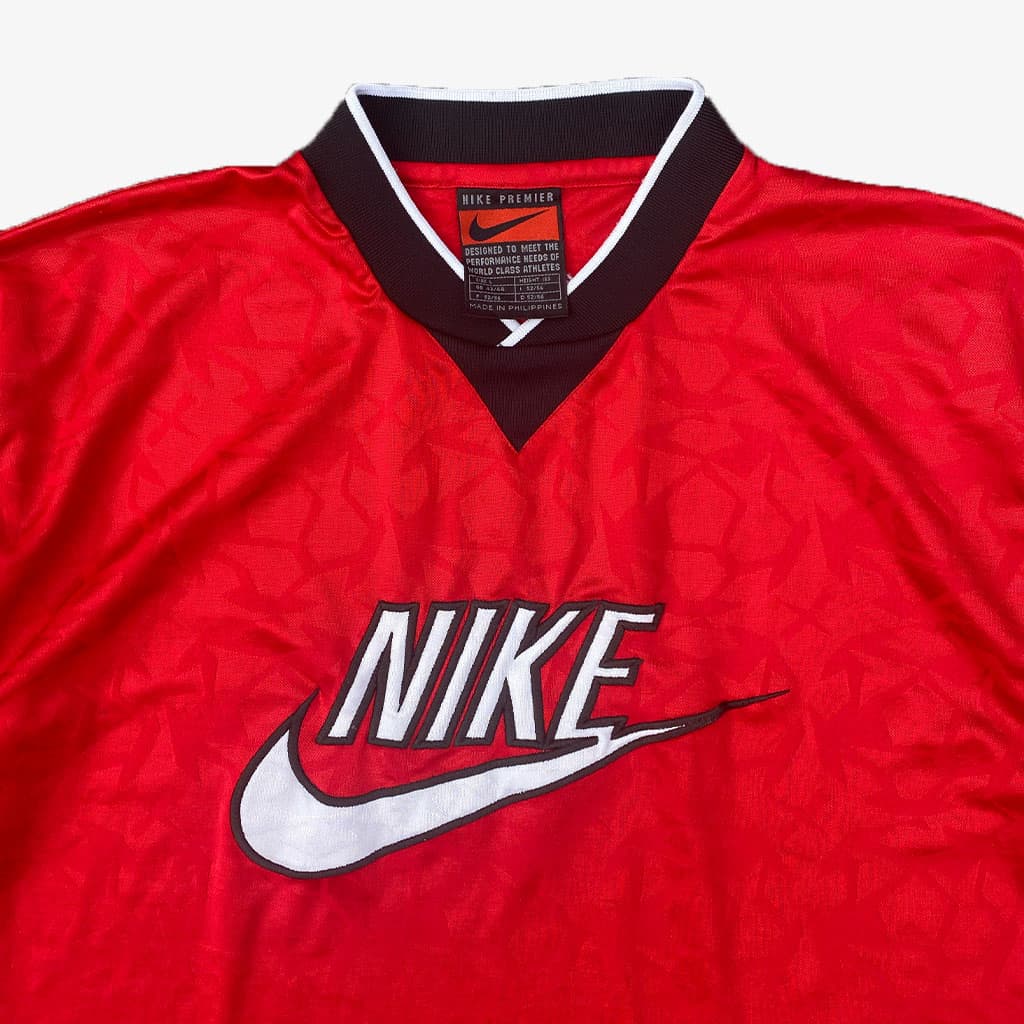 Vintage Nike T-Shirt L Premier Tag 90s in rot | Vintage Online Shop by www.unique-resale.com 